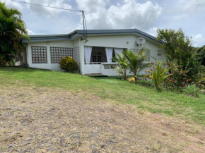 Grande villa climatisée,jardin, ideale famille, groupe amis, proche port de peche,littoral